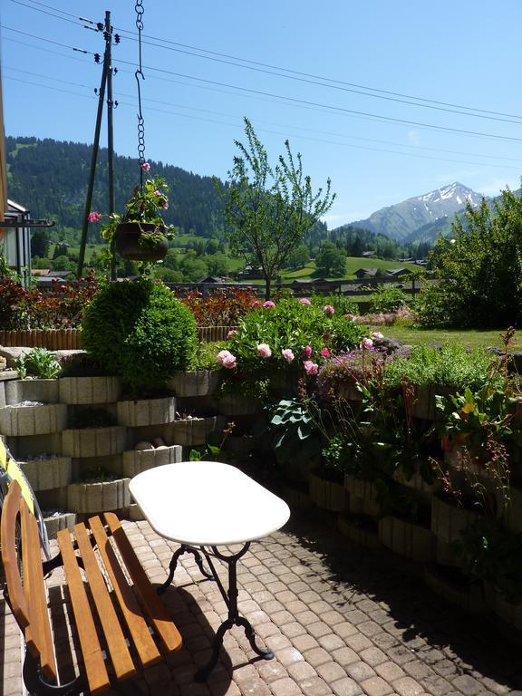 Chalet Aebnetbode Гштад Номер фото