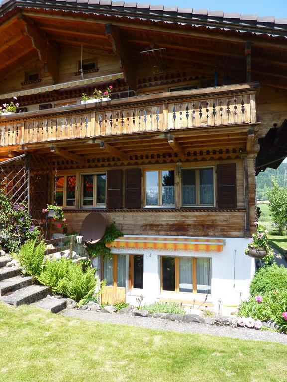 Chalet Aebnetbode Гштад Номер фото