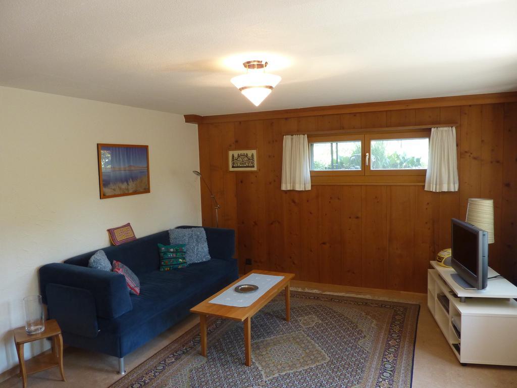 Chalet Aebnetbode Гштад Номер фото